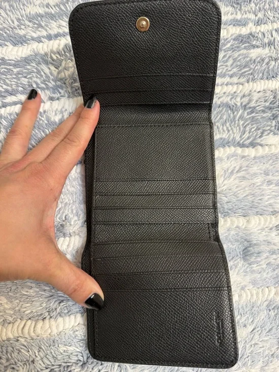 COACH Black Leather Compact Fold Card Holder with Gold Logo - Picture 3 of 7